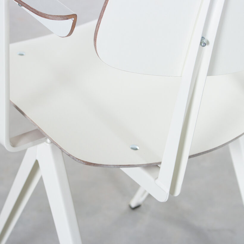 Galvanitas S16 With Armrests White