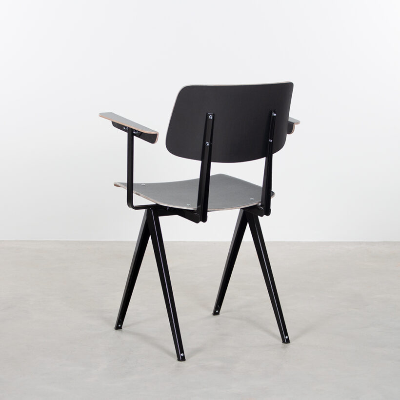 Galvanitas S16 With Armrests Black