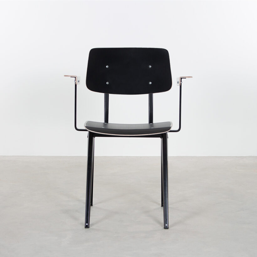 Galvanitas S16 With Armrests Black