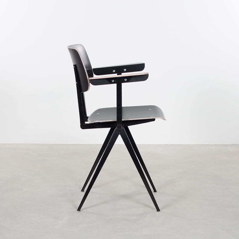 Galvanitas S16 With Armrests Black