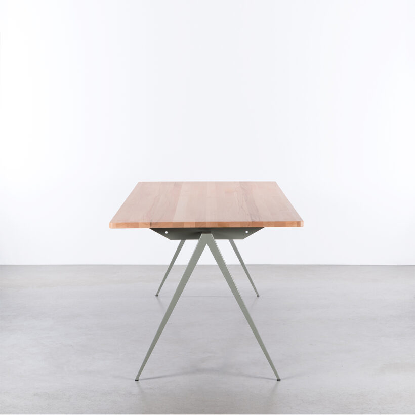 TD4 Cement Grey Beech