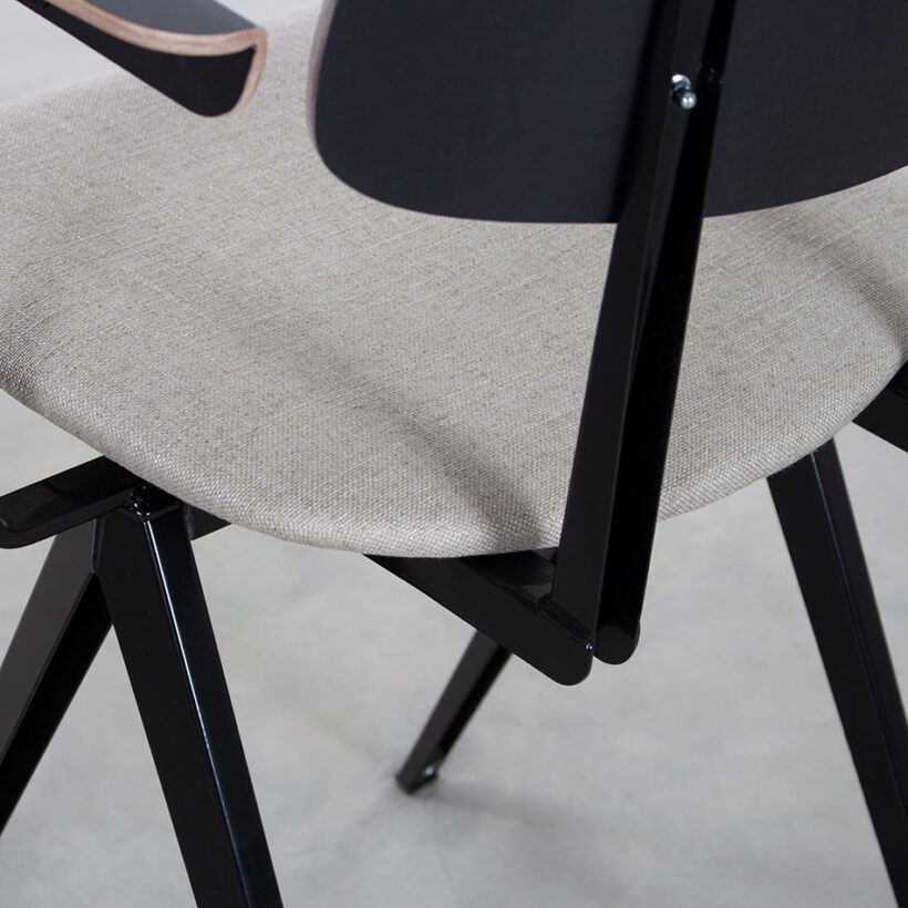 as S16 With Armrests Black Piquet Clay 08