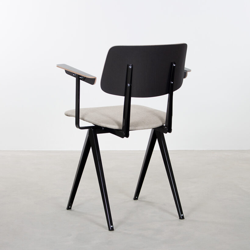 as S16 With Armrests Black Piquet Clay 08