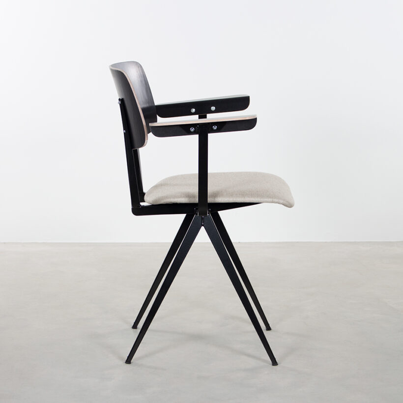 as S16 With Armrests Black Piquet Clay 08