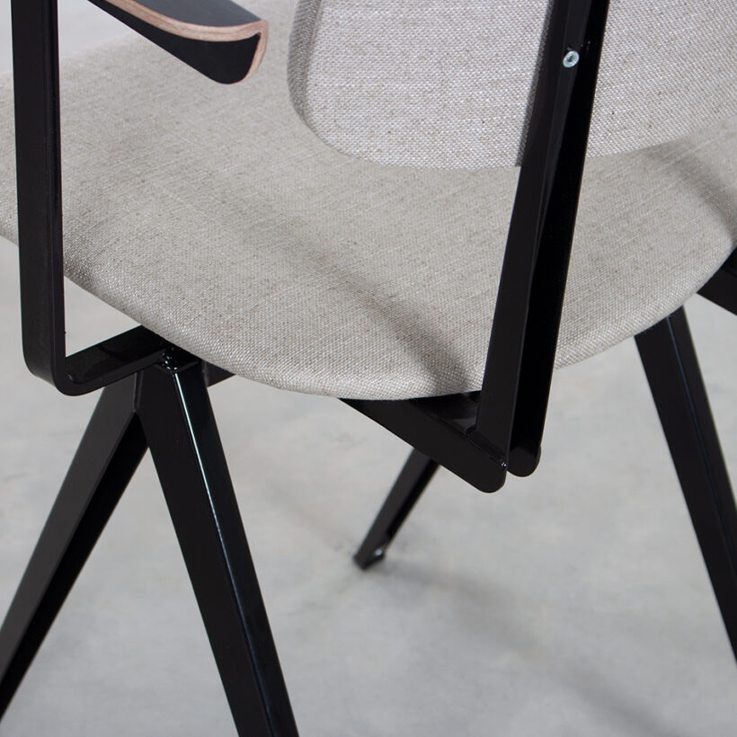 as S16 With Armrests Black Piquet Clay 08