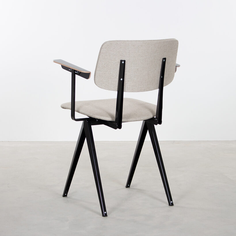 as S16 With Armrests Black Piquet Clay 08