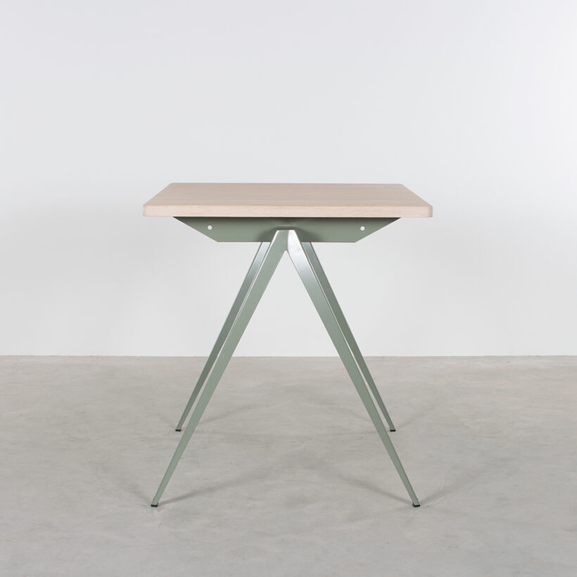 TD4 Bistro Cement Grey Whitewash