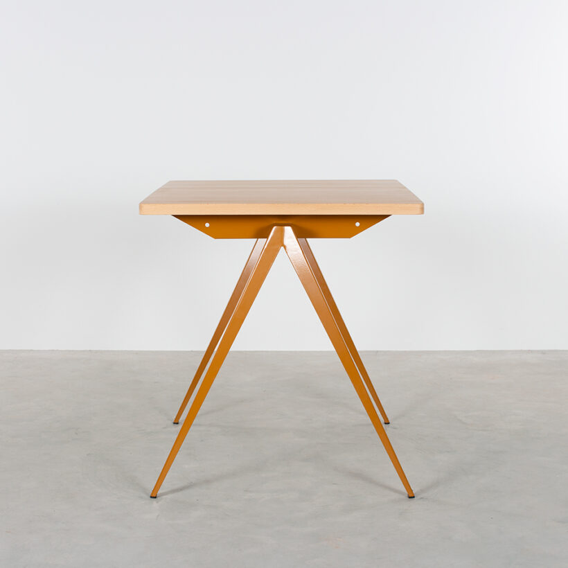 TD4 Bistro Ocher Brown Beech