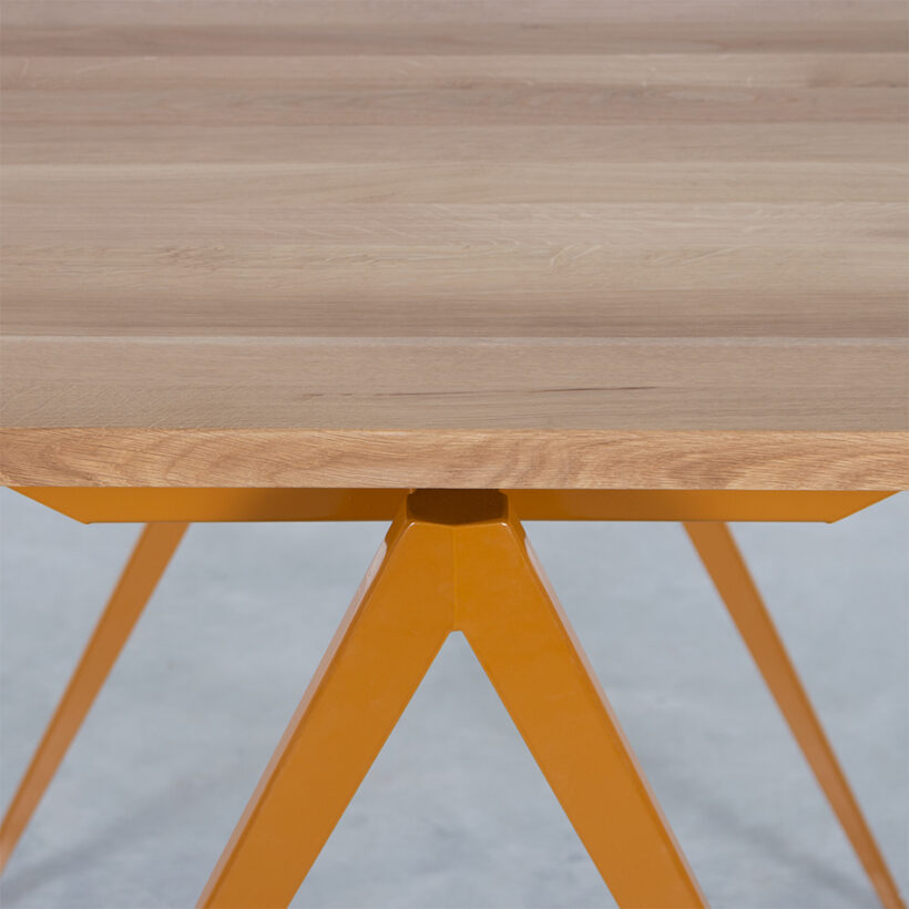 TD4 Bistro Ocher Brown Oak