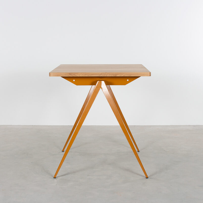 TD4 Bistro Ocher Brown Oak