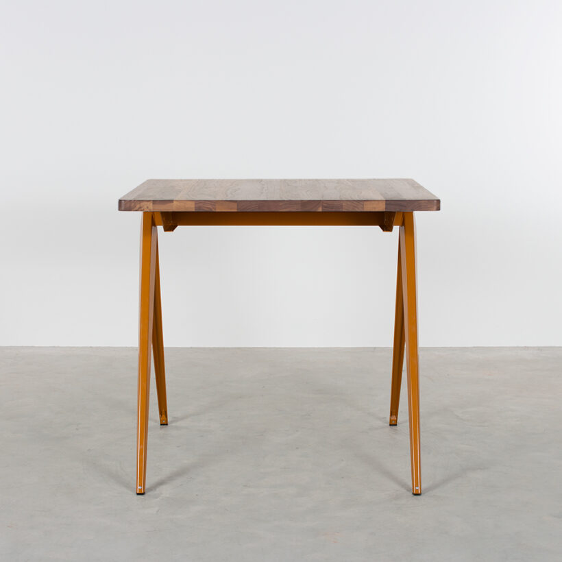 TD4 Bistro Ocher Brown Walnut