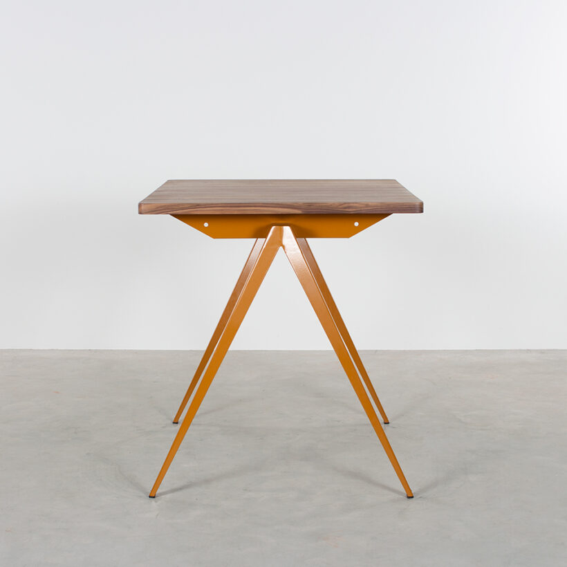 TD4 Bistro Ocher Brown Walnut