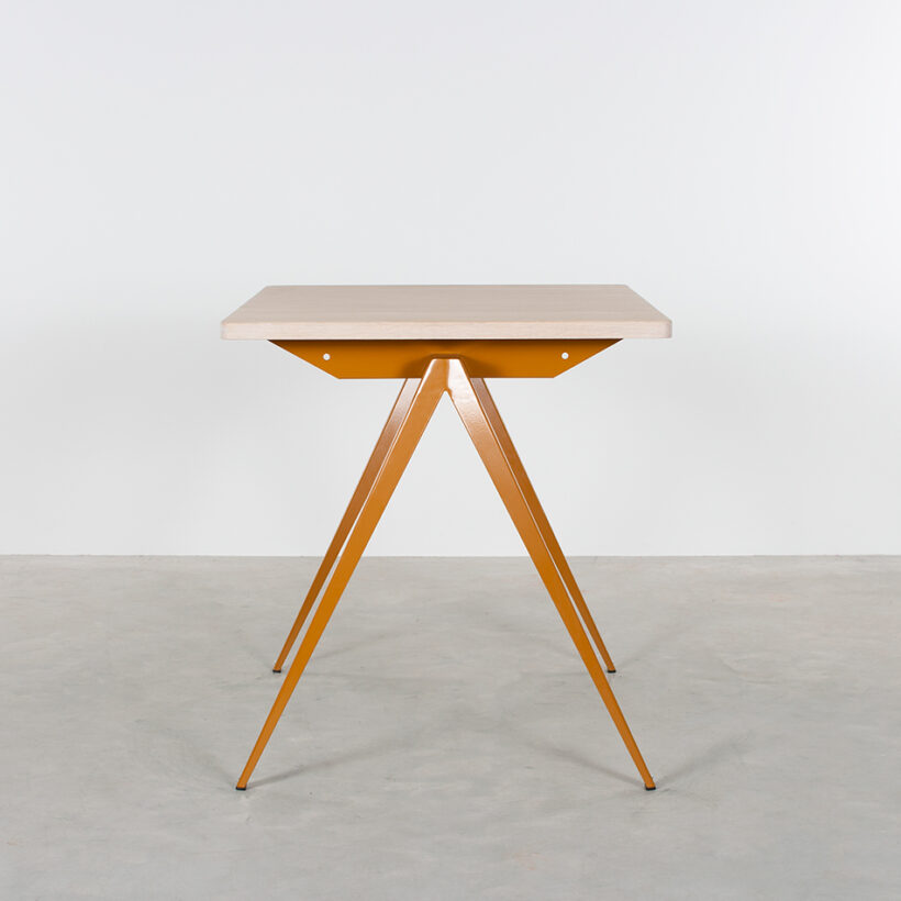 TD4 Bistro Ocher Brown Whitewash