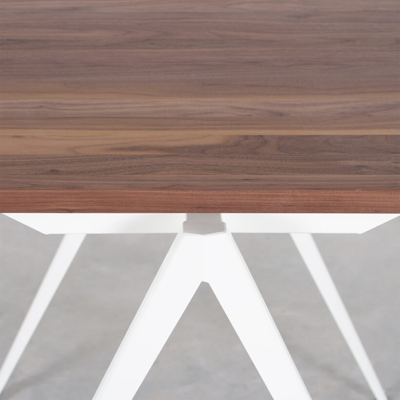 TD4 Bistro White Walnut