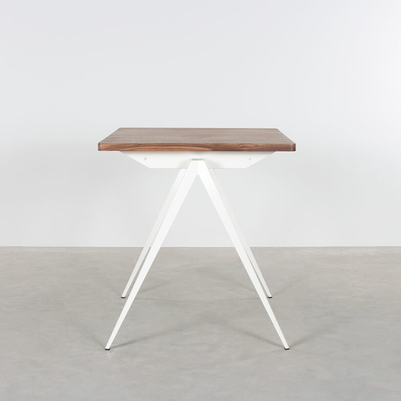 TD4 Bistro White Walnut