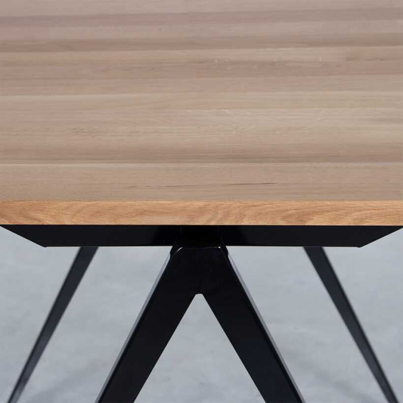 TD4 Bistro Black Oak
