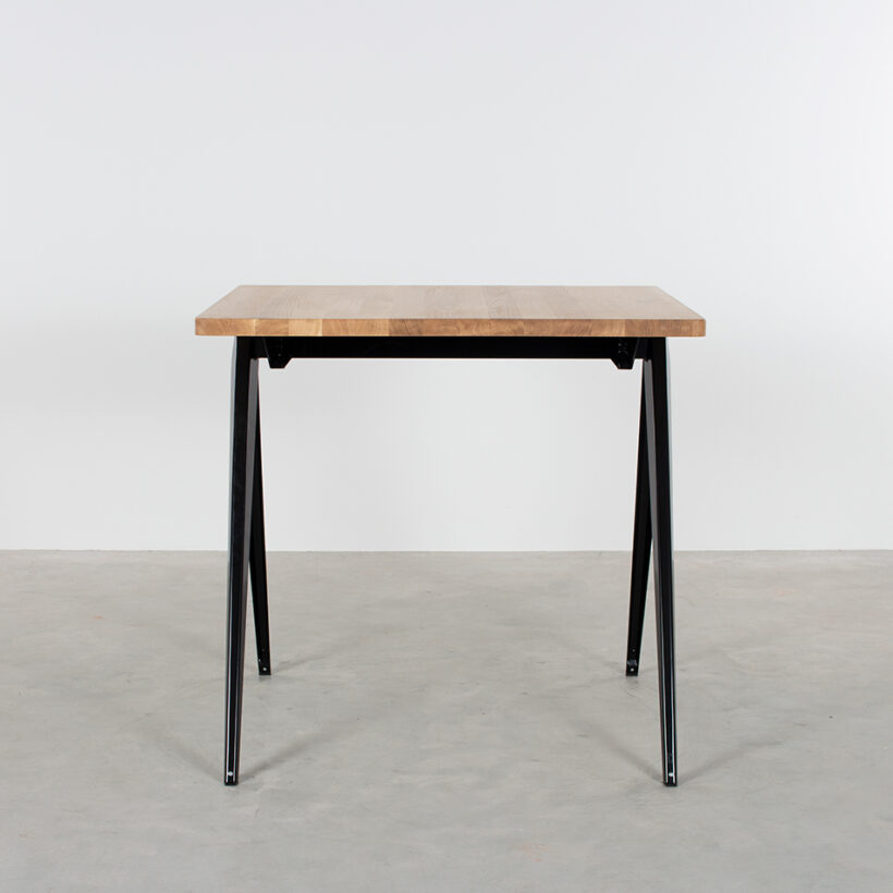 TD4 Bistro Black Oak
