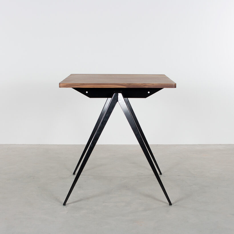 TD4 Bistro Black Walnut