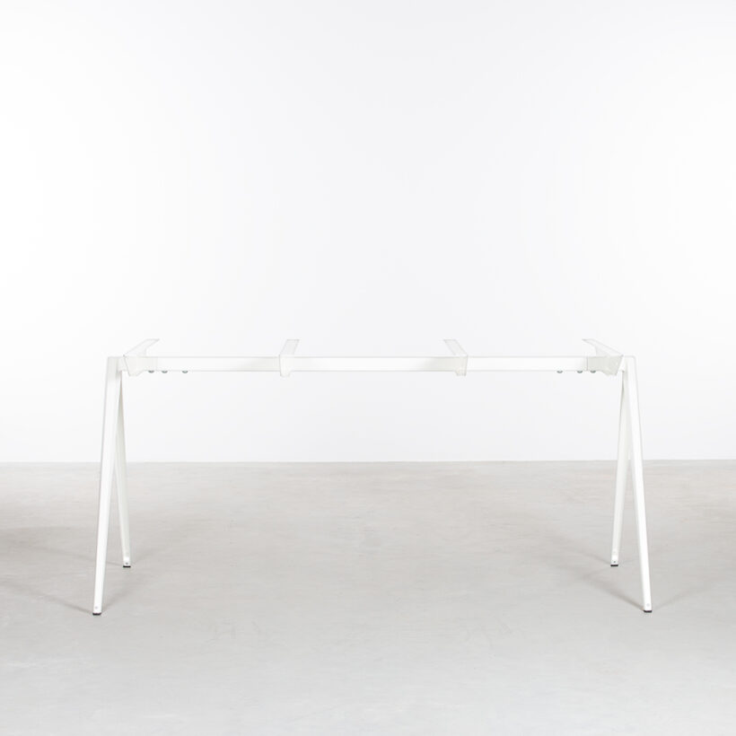 TD4 Frame White