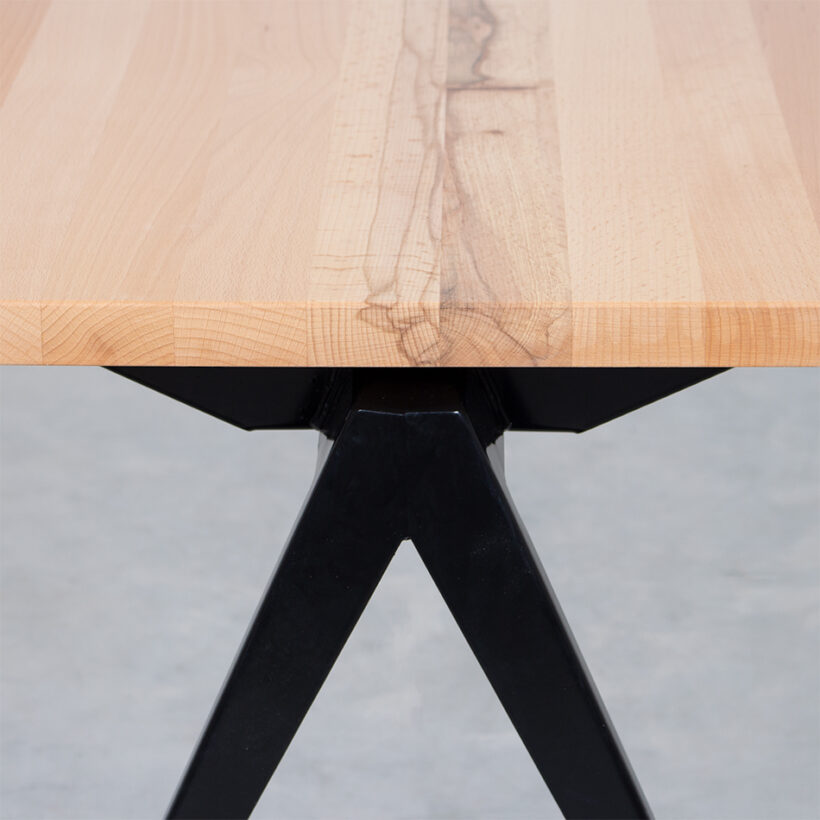 TD4 Bench Black Beech