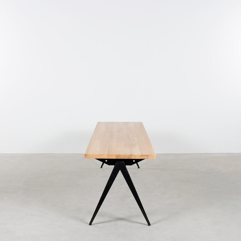 TD4 Bench Black Oak