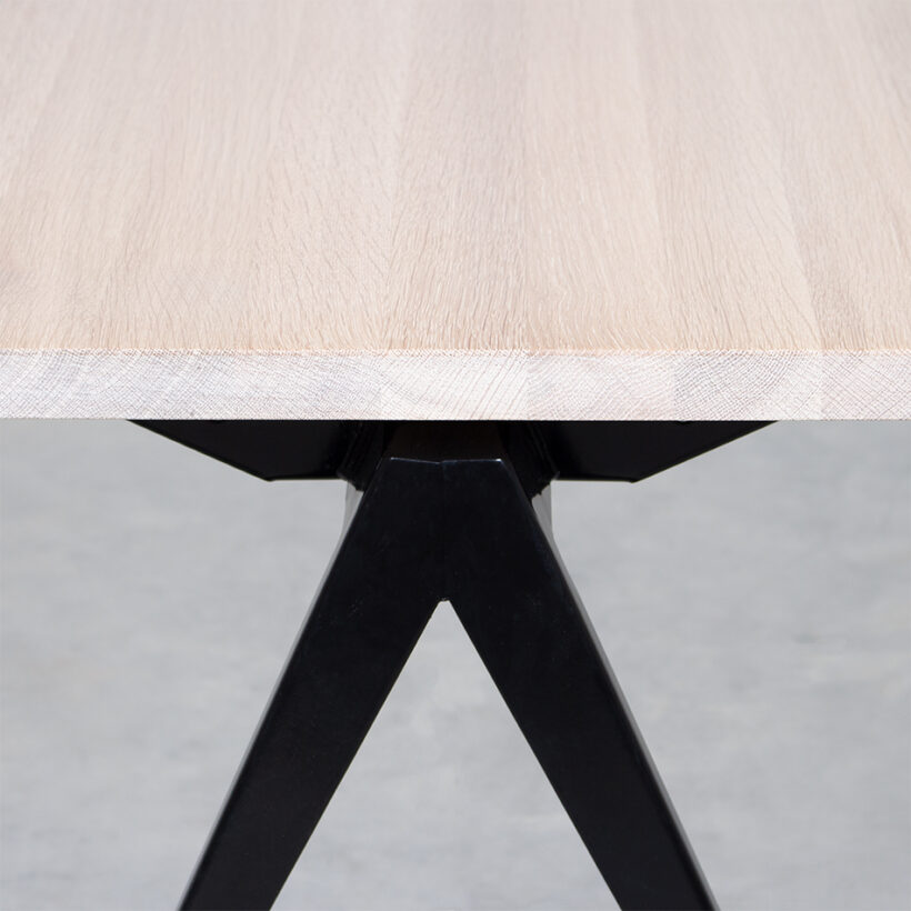 TD4 Bench Black Whitewash