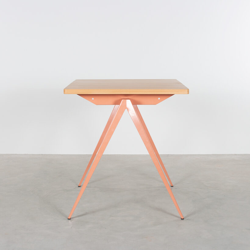 TD4 Bistro Beige Red Beech