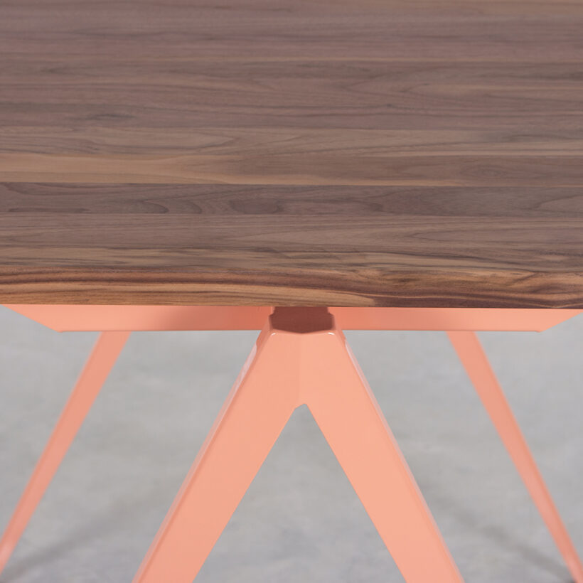 TD4 Bistro Beige Red Walnut