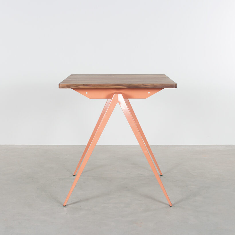 TD4 Bistro Beige Red Walnut