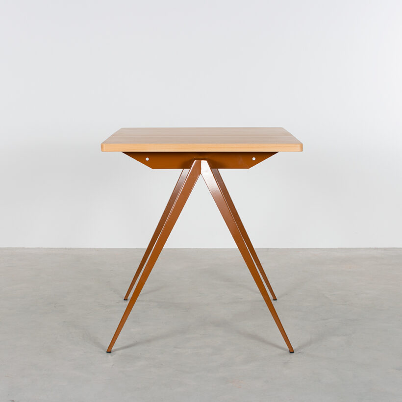 TD4 Bistro Loam Brown Beech