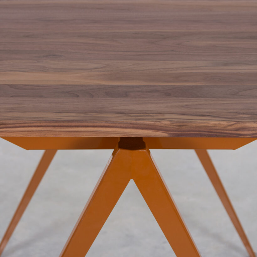 TD4 Bistro Loam Brown Walnut