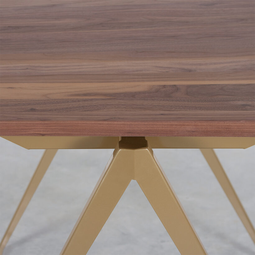 TD4 Bistro Pearl Gold Walnut