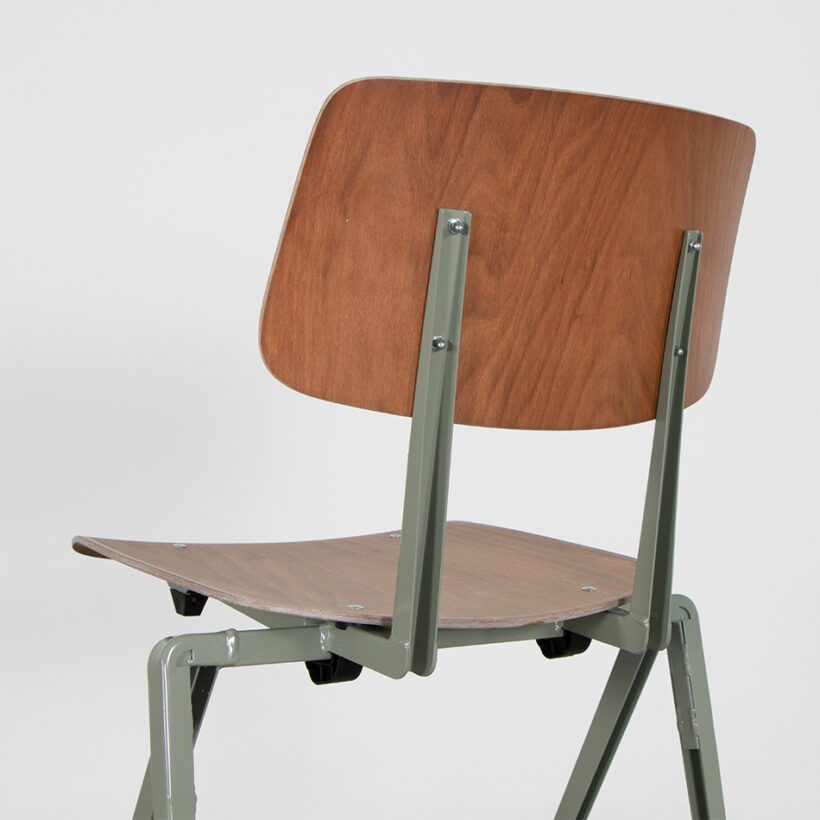 Galvanitas-S17-counter-barstoel-cementgrijs:bruin-detail1-950x950